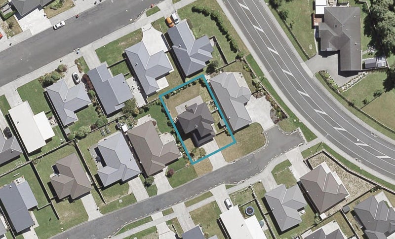 17 Diamond Grove, Brown Owl, Upper Hutt - Carousel 1