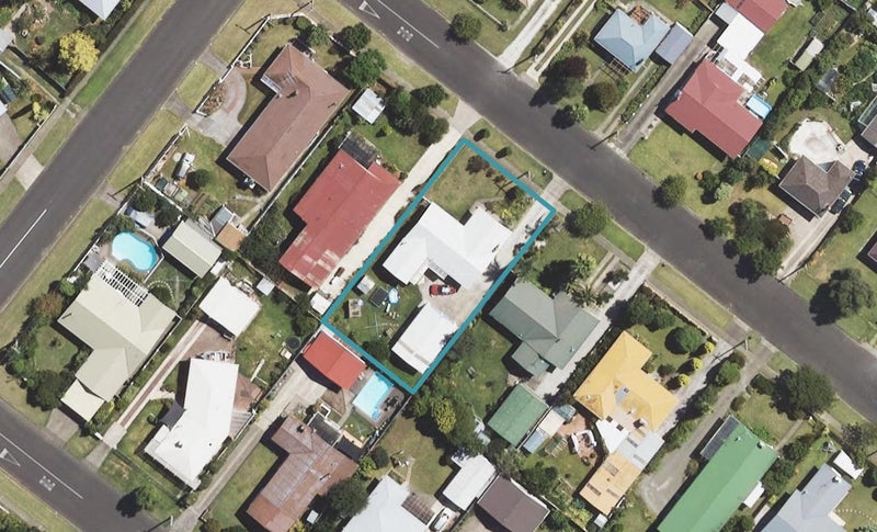 10 Leon Street, Riverdale, Gisborne - Carousel 1