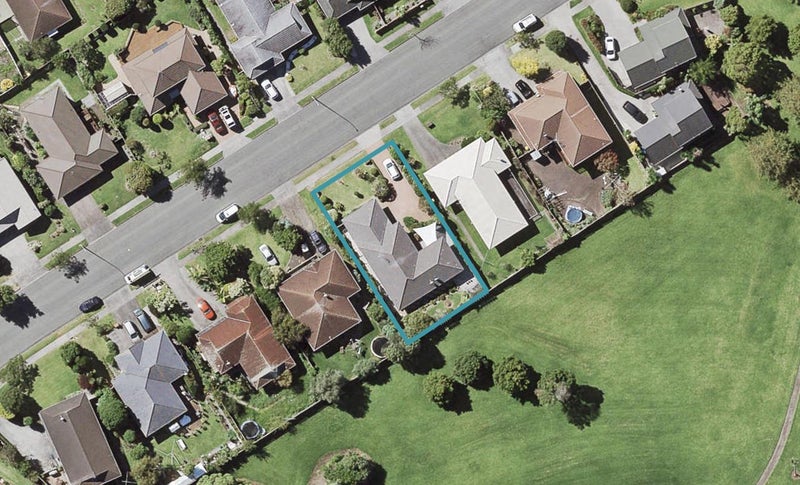 12 Summermist Drive, Northpark, Auckland - Carousel 1