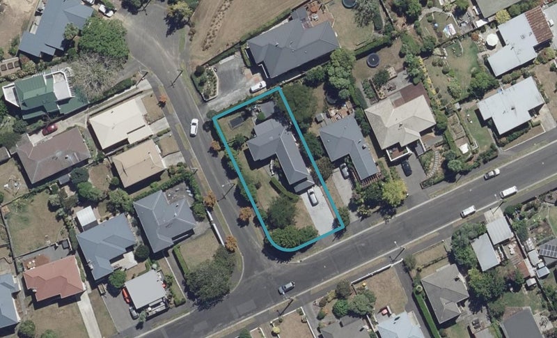 8 Charles Crescent, Beerescourt, Hamilton - Carousel 1