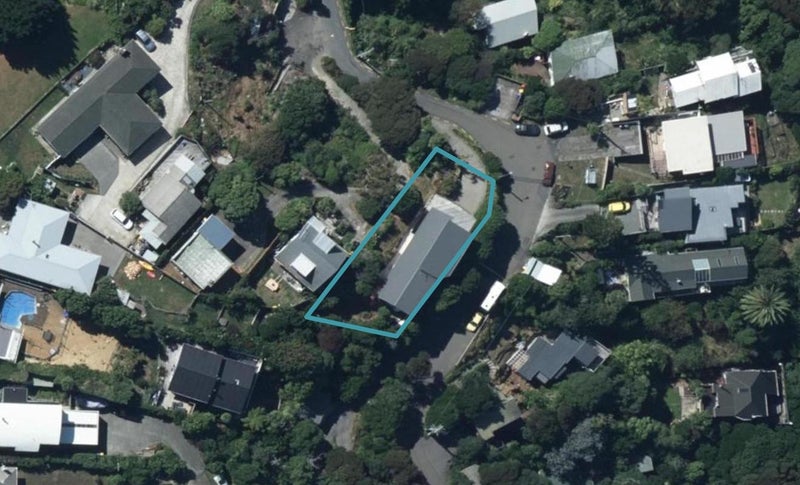 61 Gordon Road, Plimmerton, Porirua - Carousel 1