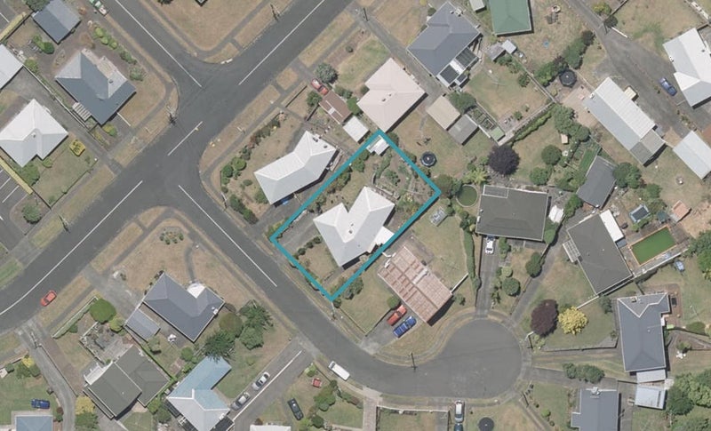 3 Balmoral Crescent, Springvale, Whanganui - Carousel 1