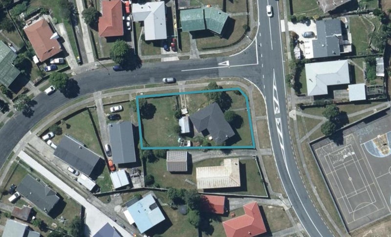35 Conclusion Street, Ascot Park, Porirua - Carousel 1