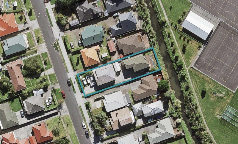 18A Somerset Road, Mount Roskill, Auckland - Carousel 1