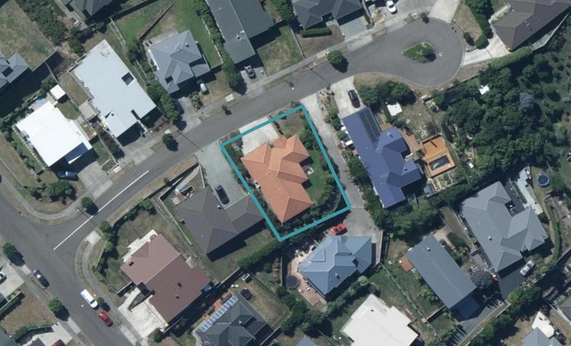 6 Kaweka Close, Aotea, Porirua - Carousel 1