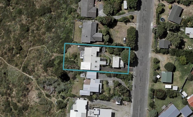 39 Field Way, Waikanae Beach, Waikanae - Carousel 1