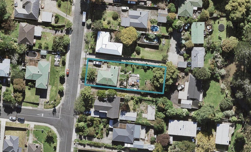 15 Epping Road, Henderson, Auckland - Carousel 1