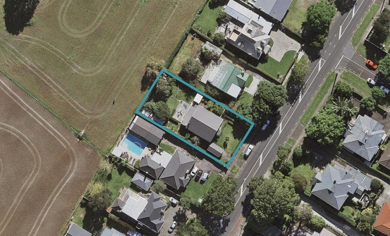 124 Campbell Road, One Tree Hill, Auckland - Carousel 1