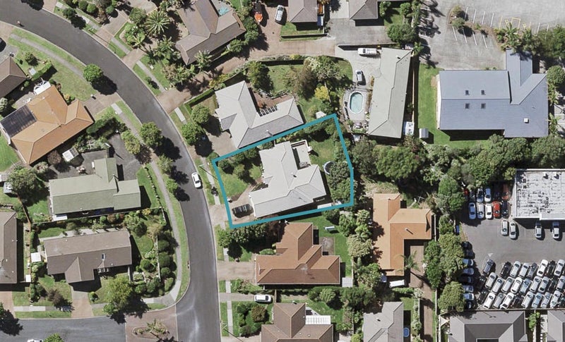 50 Bob Charles Drive, Golflands, Auckland - Carousel 1