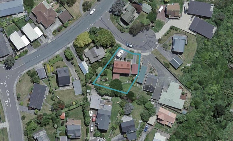 4 Trilids Lane, Churton Park, Wellington - Carousel 1
