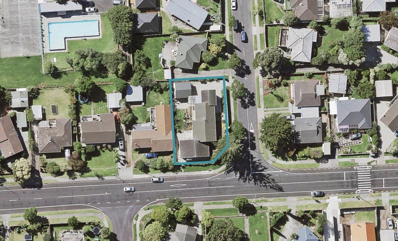 2 Wycherley Drive, Bucklands Beach, Auckland - Carousel 1