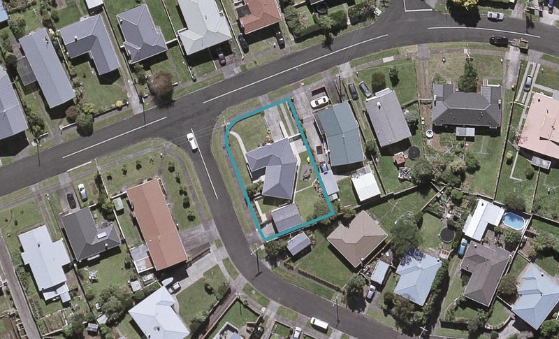 1 Elm Grove, Westown, New Plymouth - Carousel 1