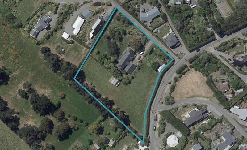 172 Moncks Spur Road, Mount Pleasant, Christchurch - Carousel 1