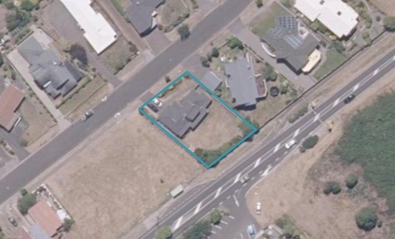 20 Kinder Street, Acacia Bay, Taupo - Carousel 1