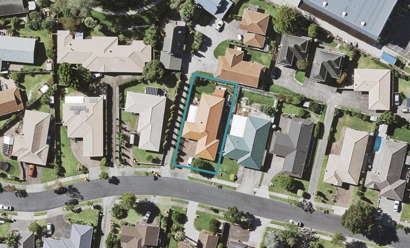 23 Headcorn Place, Botany Downs, Auckland - Carousel 1