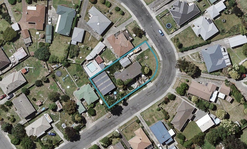 1213 Norfolk Crescent, Mayfair, Hastings - Carousel 1
