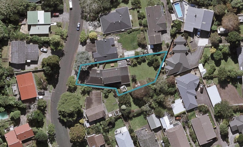 8 Magnolia Drive, Westown, New Plymouth - Carousel 1