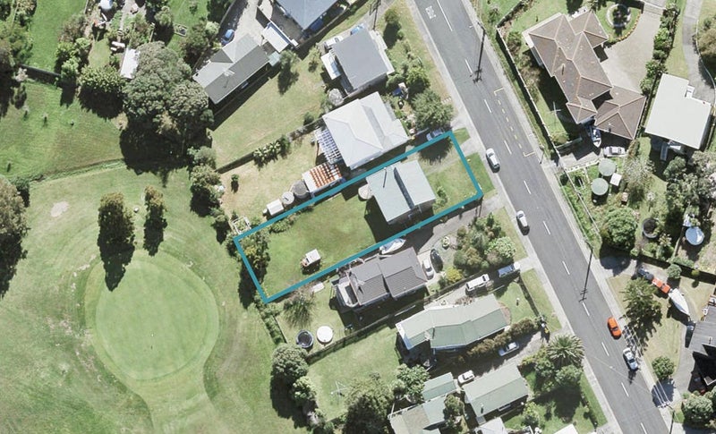 5 Shakespear Road, Army Bay, Whangaparaoa - Carousel 1