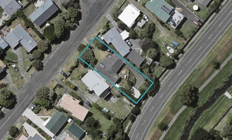 16 Hollis Road, Paraparaumu Beach, Paraparaumu - Carousel 1