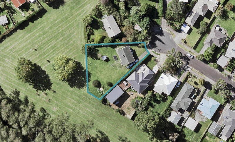 14 Bromley Place, Glen Innes, Auckland - Carousel 1