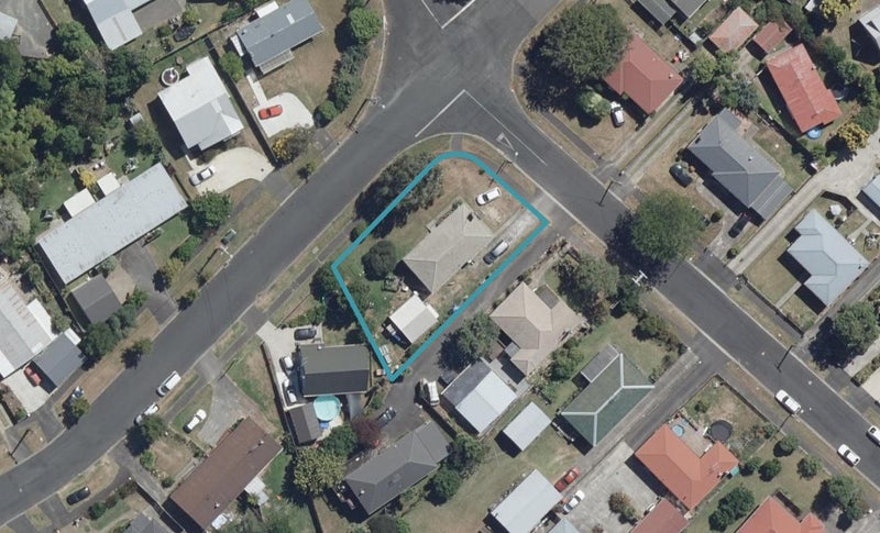 11 Richan Street, Glenview, Hamilton - Carousel 1