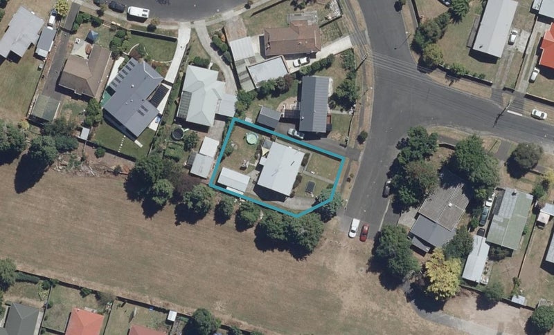 1 Coventry Road, Melville, Hamilton - Carousel 1