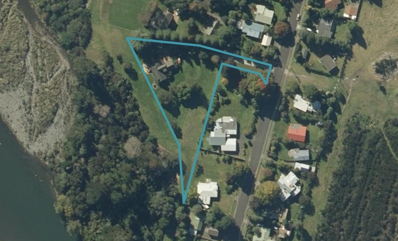 50 Te Herekiekie Street, Tūrangi - Carousel 1