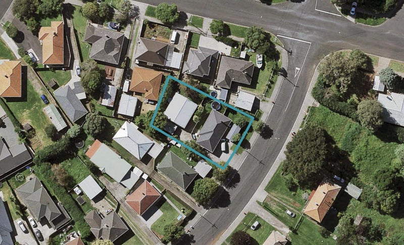 15 Coates Crescent, Panmure, Auckland - Carousel 1