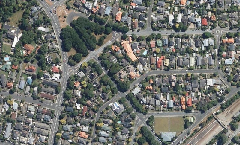 2/7 Massey Avenue, Woburn, Lower Hutt - Carousel 1