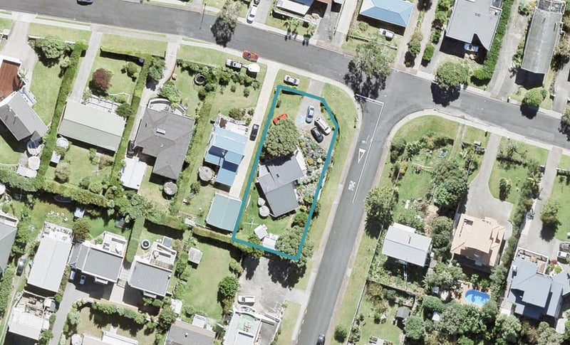83 Pacific Parade, Army Bay, Whangaparaoa - Carousel 1