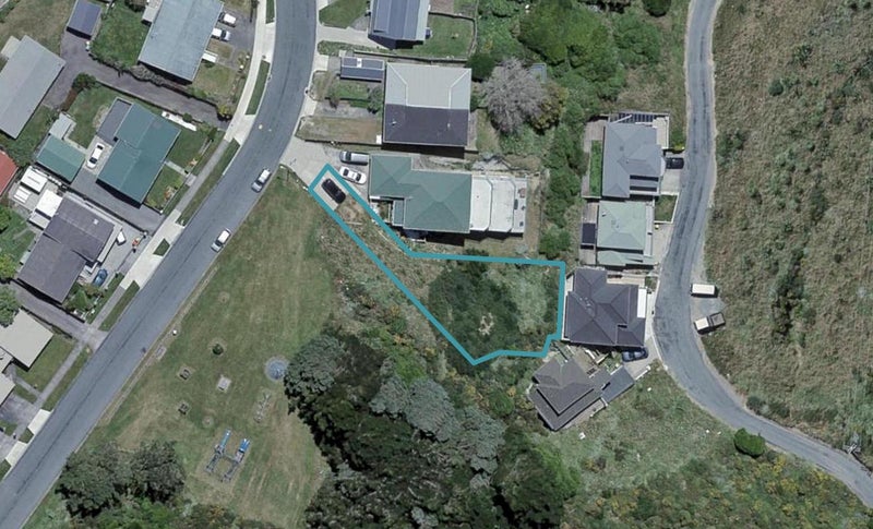 11 Edgecombe Street, Newlands, Wellington - Carousel 1