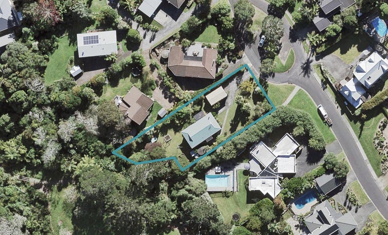 65 Waipuia Place, Greenhithe, Auckland - Carousel 1