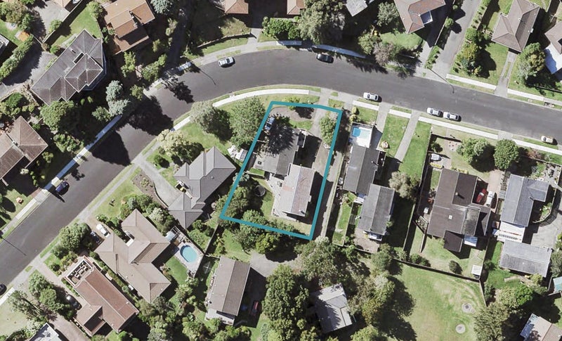 2/13 Redwing Street, Browns Bay, Auckland - Carousel 1