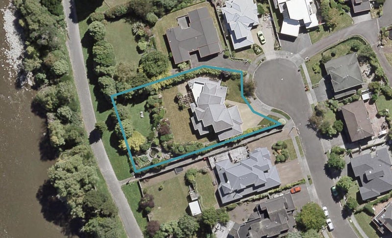 12 Kingfisher Close, Brown Owl, Upper Hutt - Carousel 1