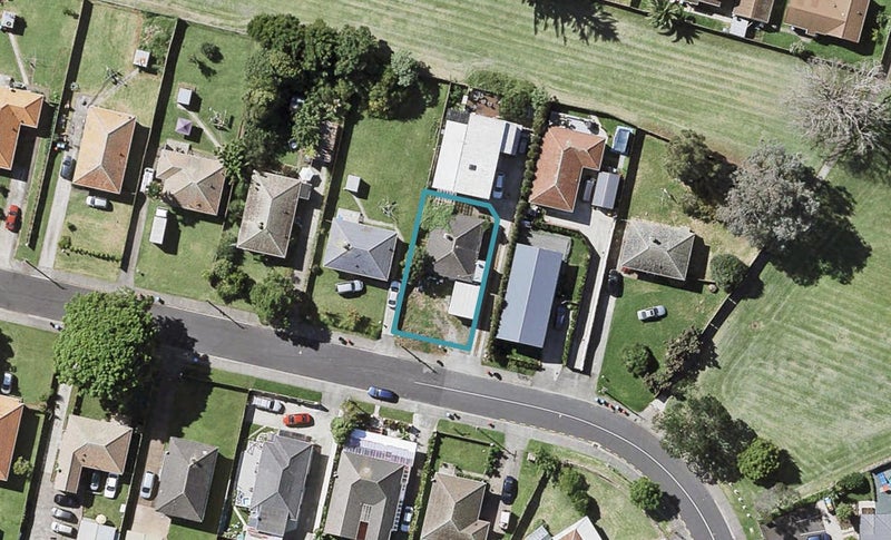 37 Caen Road, Panmure, Auckland - Carousel 1