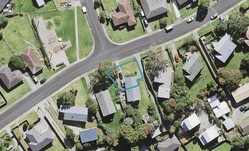 13 Taurus Crescent, Beach Haven, Auckland - Carousel 1