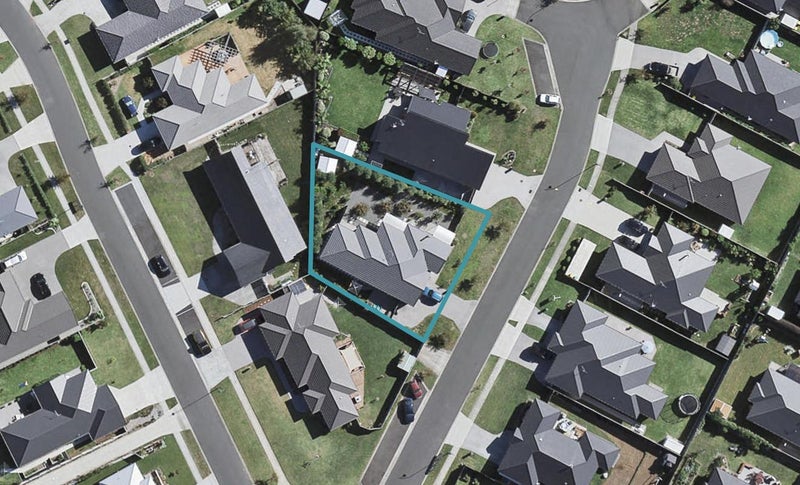 3 Vivien Place, Patumahoe, Pukekohe - Carousel 1