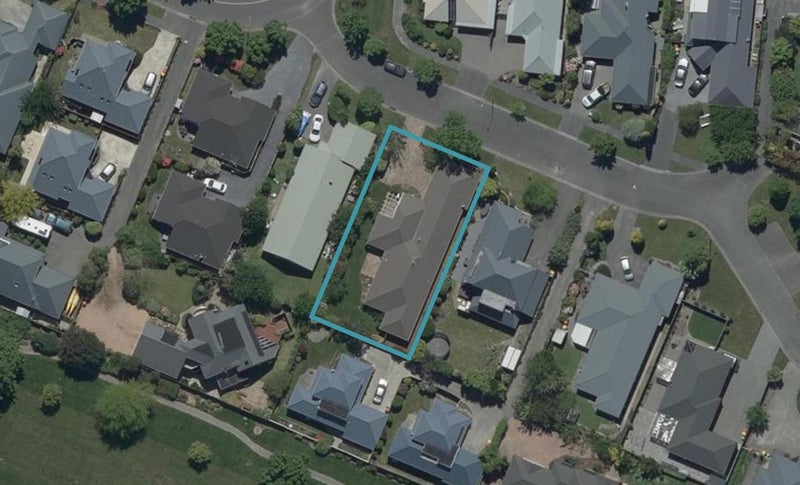 4 Wardour Mews, Avonhead, Christchurch - Carousel 1
