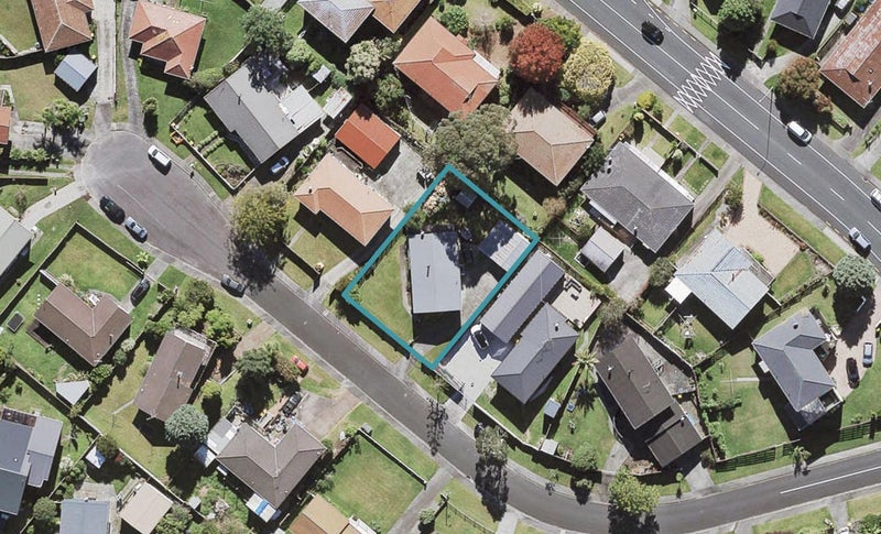 7 Foyle Place, Glendene, Auckland - Carousel 1