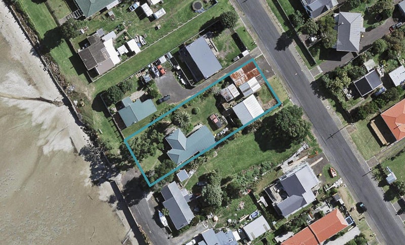 9 Ronald Avenue, Waiuku - Carousel 1