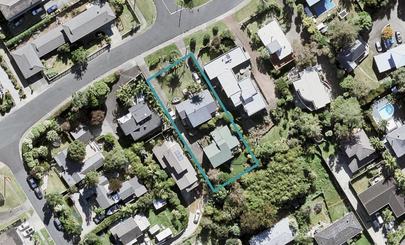 2/21 Auld Street, Torbay, Auckland - Carousel 1