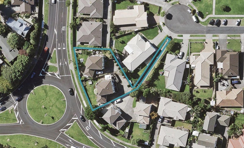 1/14 Marbeth Court, Botany Downs, Auckland - Carousel 1