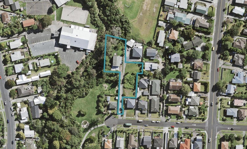 57 Savoy Road, Glen Eden, Auckland - Carousel 1