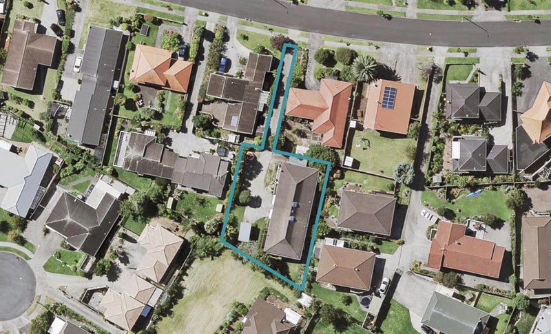 2/80 Dalwhinnie Parade, Highland Park, Auckland - Carousel 1