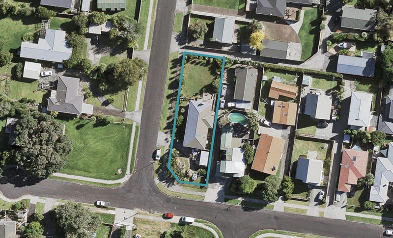 1 Domain Road, Weymouth, Auckland - Carousel 1