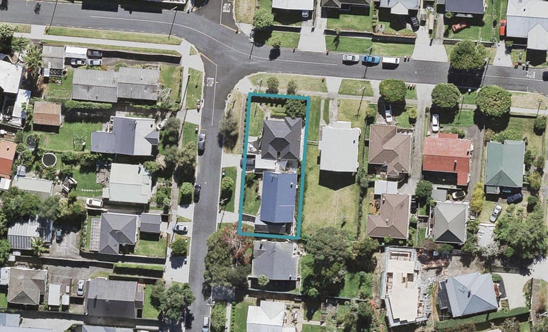 27 Warwick Street, Morningside, Auckland - Carousel 1