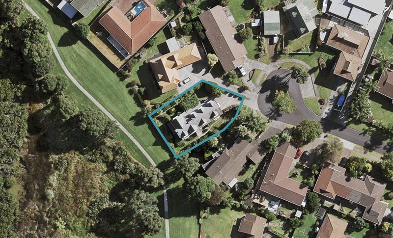 8 Catania Place, Conifer Grove, Takanini - Carousel 1