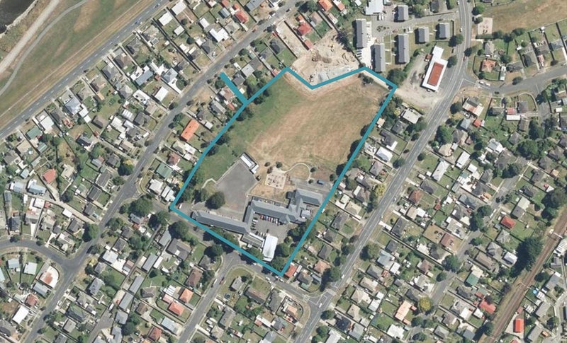 26 Te Ara O Takapu, Taita, Lower Hutt - Carousel 1