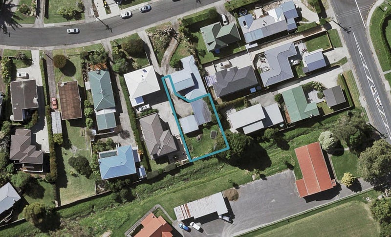 4A Lyttelton Avenue, Forrest Hill, Auckland - Carousel 1