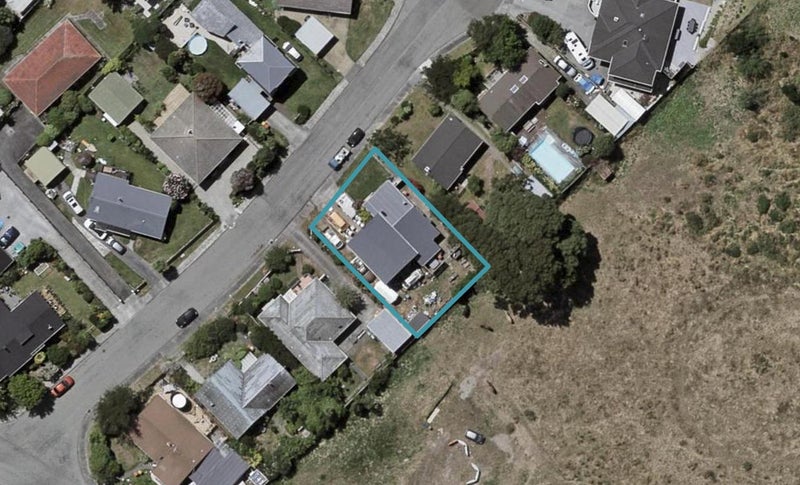 8 Nugget Grove, Raumati Beach, Paraparaumu - Carousel 1